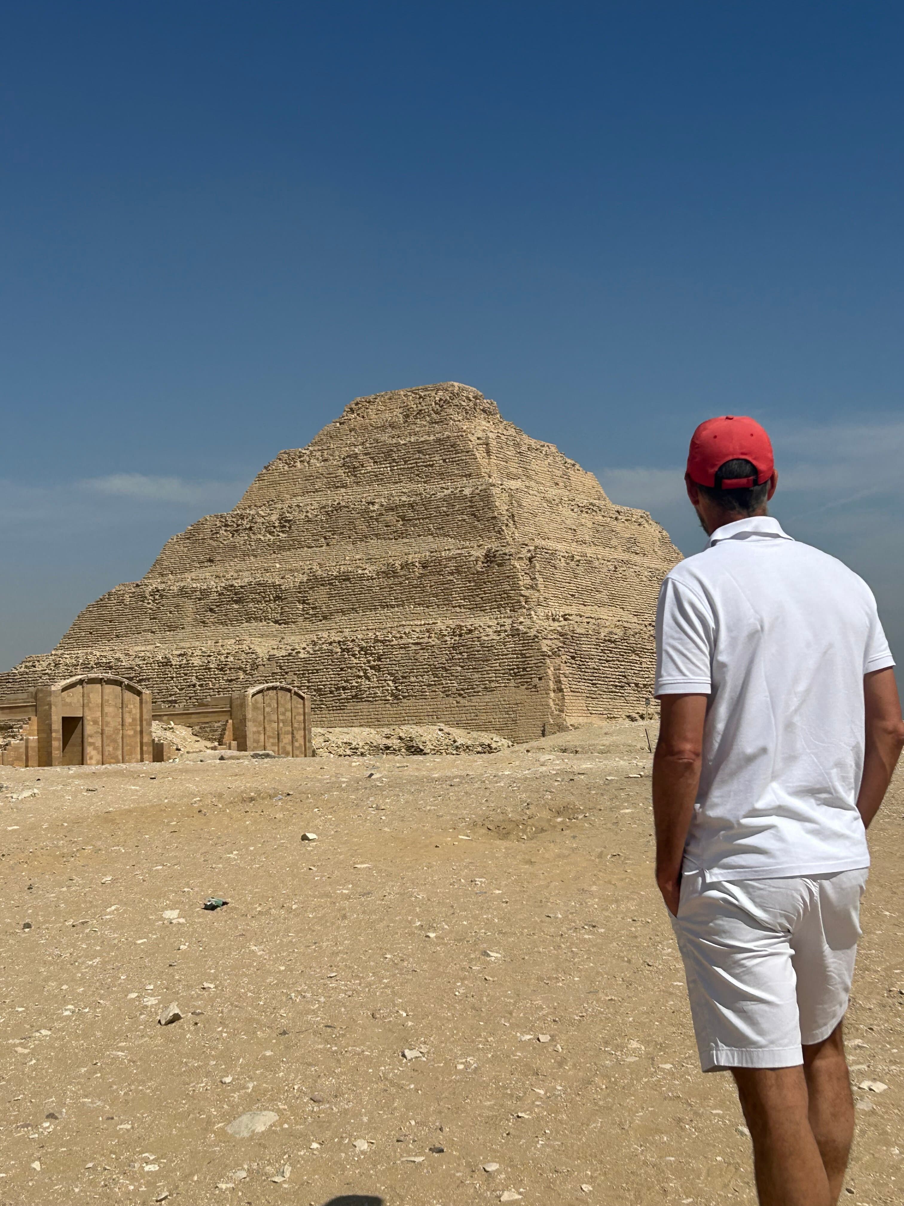 Saqqara — la pirámide escalonada de Zoser